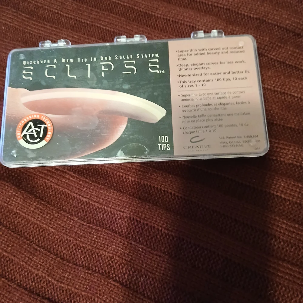 Eclipse Nail Tips - Clear Plastic Storage Case (100 Tips) - Picture 1 of 2